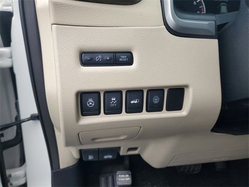 Used 2024 Nissan Murano SL image 14