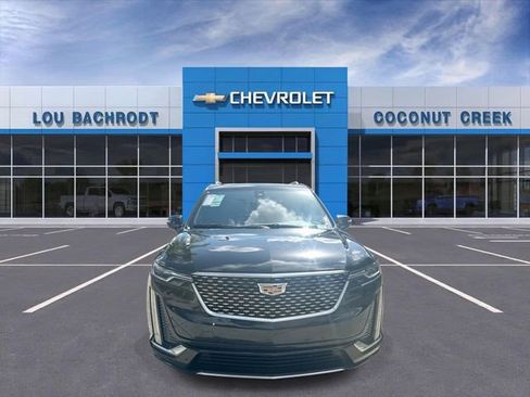 Used 2023 Cadillac XT6 Premium Luxury FWD image 3