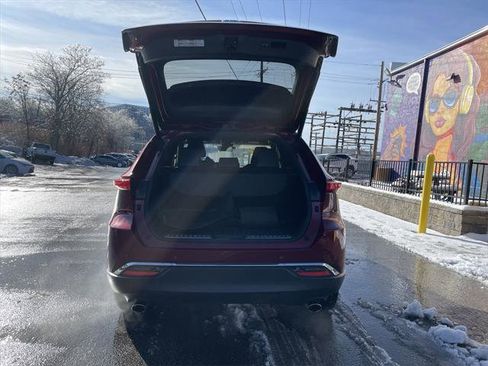 Certified 2021 Toyota Venza XLE image 13