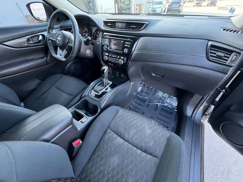 Used 2017 Nissan Rogue SV image 31