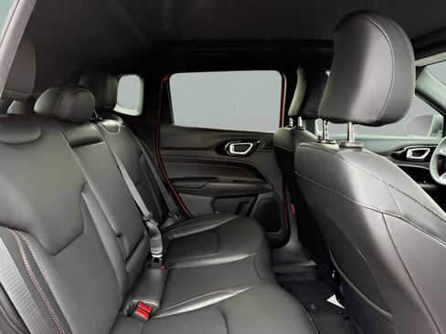 New 2026 Jeep Compass Trailhawk w/ Sun, Sound & Navigation Group image 10