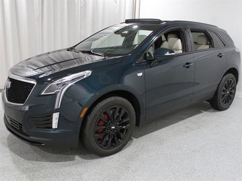 Certified 2026 Cadillac XT5 Sportv w/ LPO, Onyx Lite Package image 3