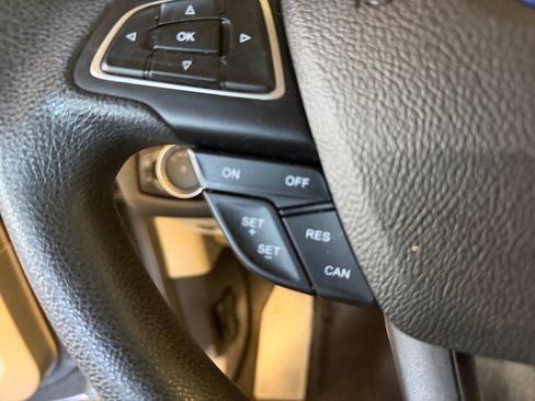 Used 2017 Ford Escape SE AWD/4WD image 23