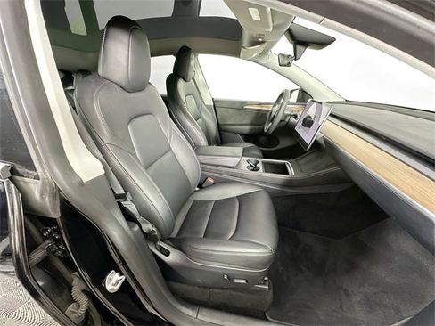 Used 2023 Tesla Model Y Long Range image 26