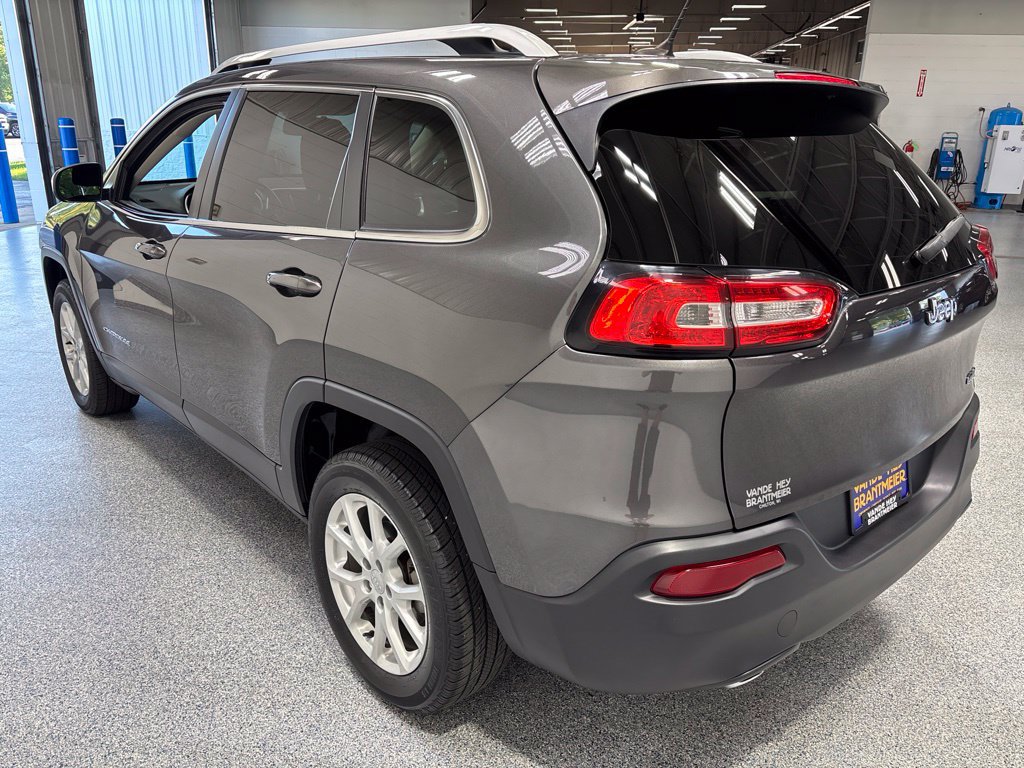 Used 2014 Jeep Cherokee Latitude w/ Cold Weather Group FWD image 5