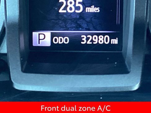 Used 2022 Toyota Tacoma TRD Sport image 4