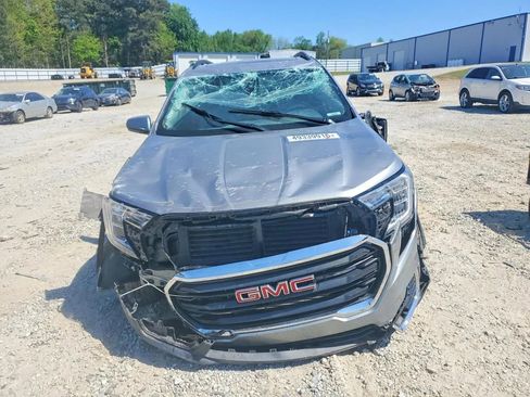 Used 2023 GMC Terrain SLE w/ Driver Convenience Package FWD image 5