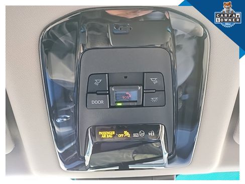 Used 2023 Toyota Venza LE image 25