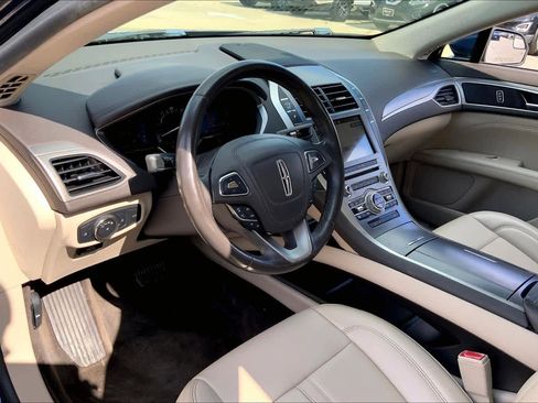 Used 2017 Lincoln MKZ Premiere image 18