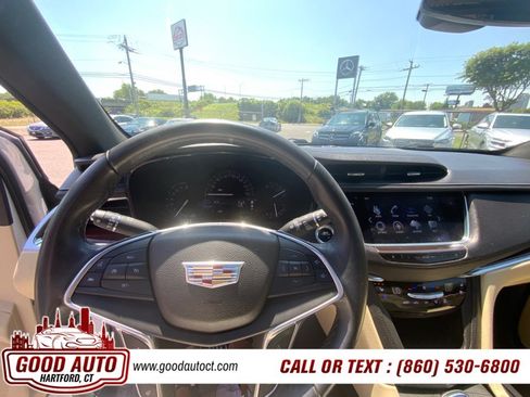 Used 2017 Cadillac XT5 Premium Luxury w/ LPO, Wheel Lock Package AWD/4WD image 13