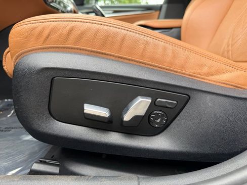 Used 2022 BMW 530e RWD image 13