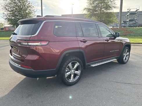 Used 2022 Jeep Grand Cherokee L Limited AWD/4WD image 9