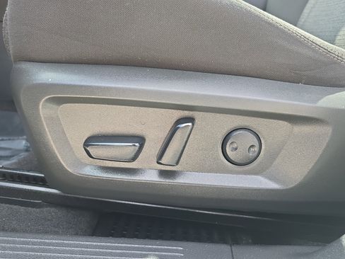 Used 2023 Nissan Rogue SV image 23