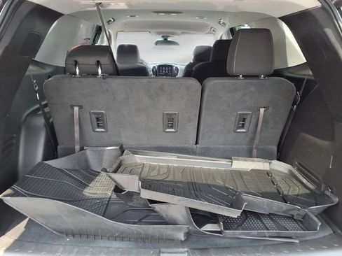 Used 2020 Chevrolet Traverse LT FWD image 16