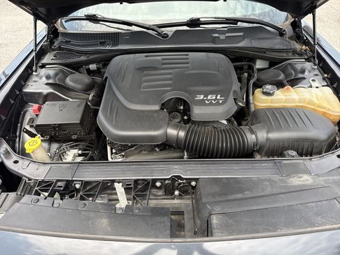 Used 2019 Dodge Challenger SXT AWD/4WD image 31