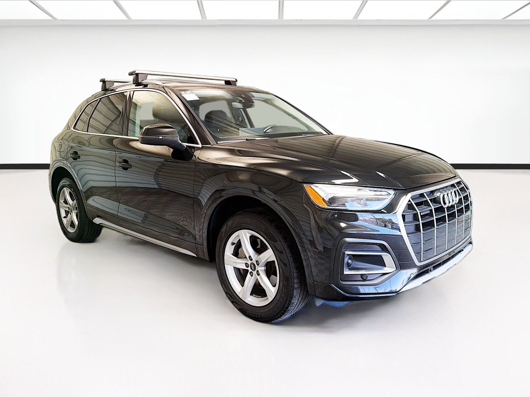 Used 2023 Audi Q5 2.0T Premium w/ Convenience Package AWD/4WD image 3