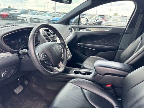 Used 2019 Lincoln MKC Premiere FWD image 11
