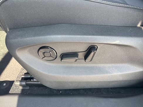 New 2025 Volkswagen Tiguan SE R-Line AWD/4WD image 10