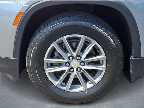 Certified 2023 Chevrolet Traverse LT FWD image 10