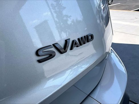 Used 2024 Nissan Rogue SV AWD/4WD image 10