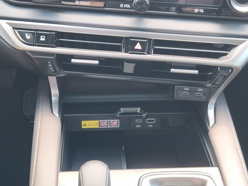 New 2025 Lexus RX 450h AWD w/ Luxury Package image 16