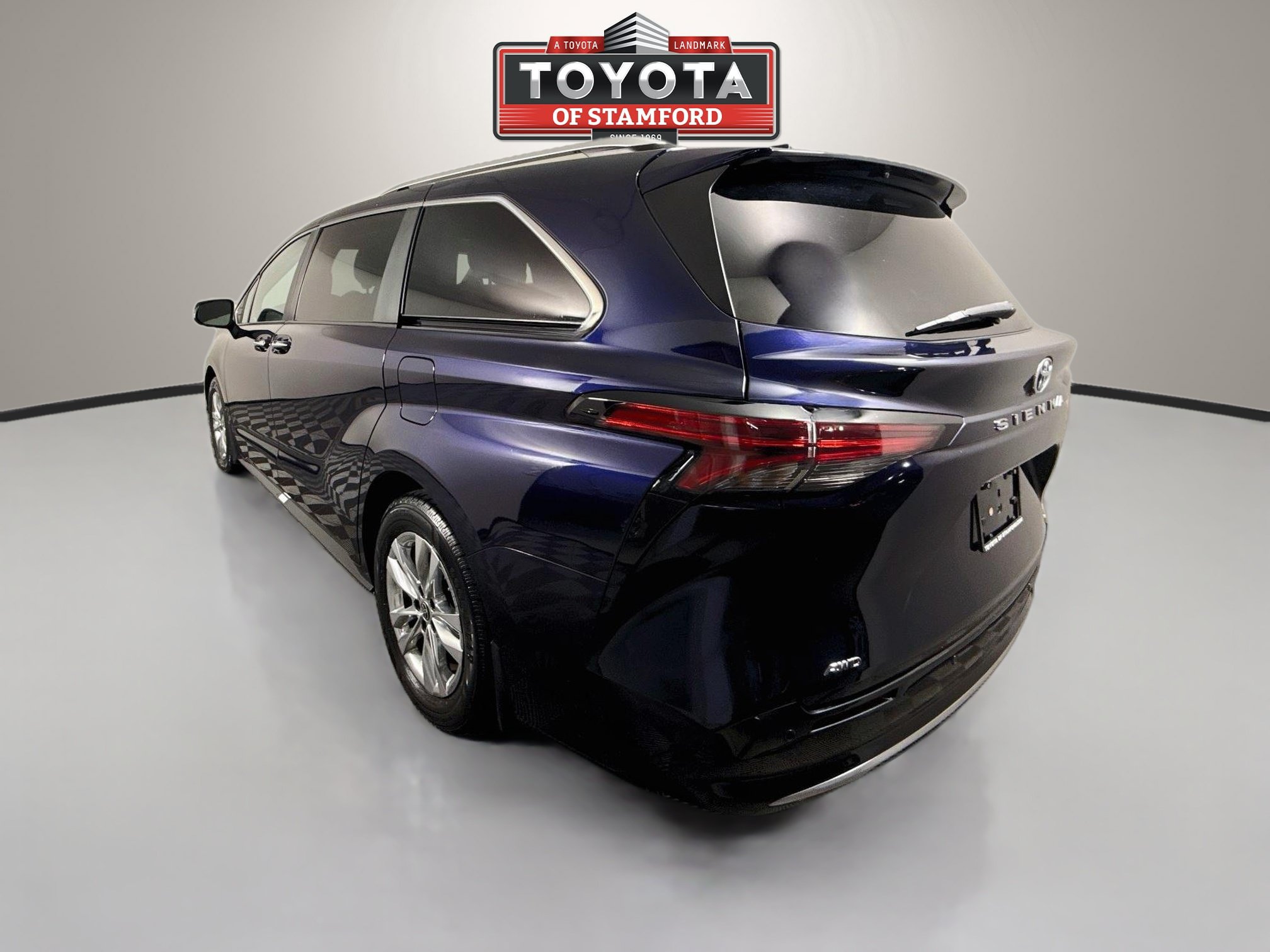 Certified 2024 Toyota Sienna Limited AWD/4WD image 6
