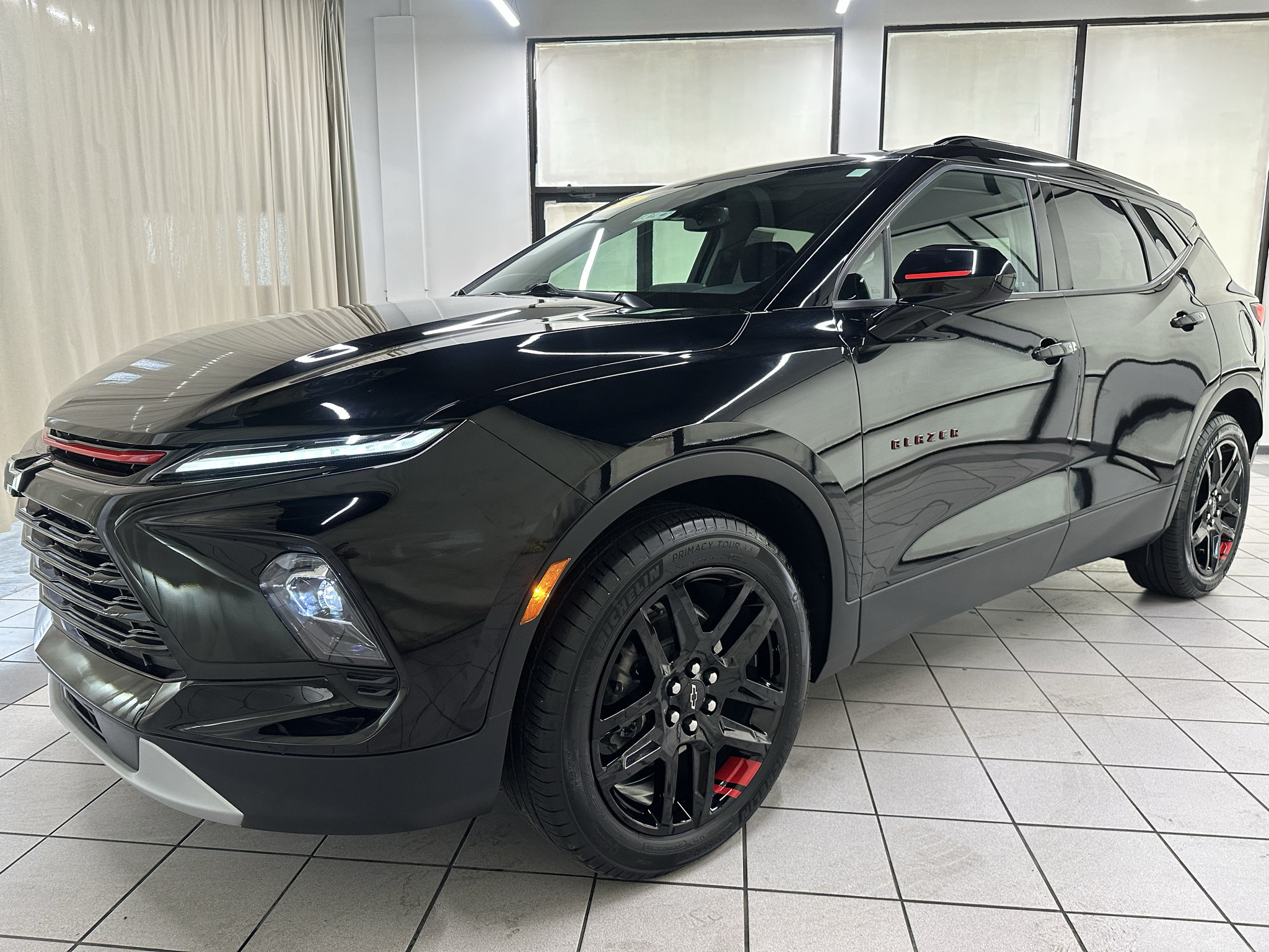 Used 2025 Chevrolet Blazer LT w/ Redline Edition AWD/4WD image 13