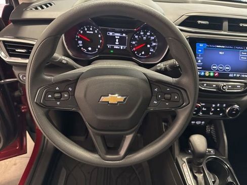 Used 2023 Chevrolet TrailBlazer LT w/ Convenience Package FWD image 13
