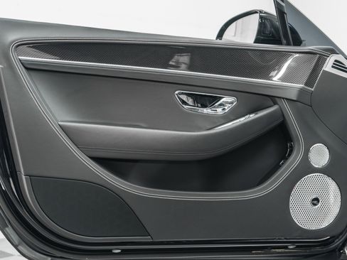 Used 2023 Bentley Continental GT V8 image 44