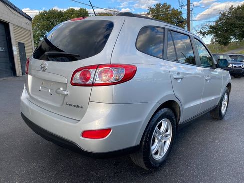 Used 2011 Hyundai Santa Fe GLS FWD image 3
