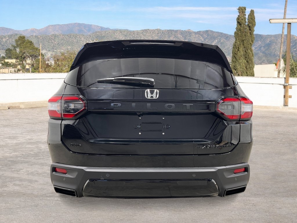 New 2026 Honda Pilot Black Edition image 4