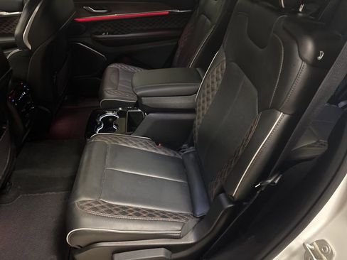 Used 2023 Jeep Grand Cherokee L Summit w/ Luxury Tech Group V image 32