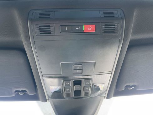 Used 2024 Volkswagen Tiguan SE R-Line image 26