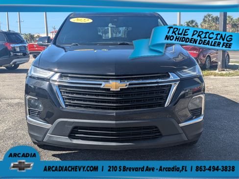 Used 2022 Chevrolet Traverse LS FWD image 3