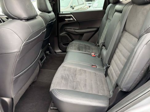 Used 2022 Mitsubishi Outlander SE AWD/4WD image 11