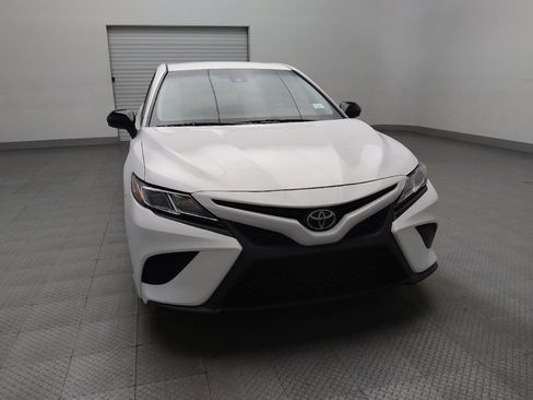Used 2020 Toyota Camry SE image 14