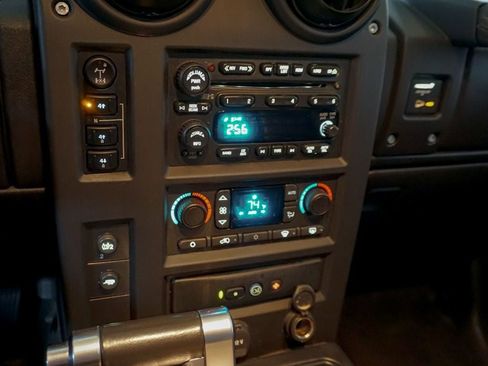 Used 2005 HUMMER H2 w/ Preferred Equipment Group image 11