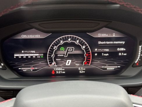 Used 2022 Lamborghini Urus image 31