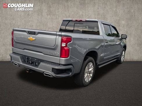 Used 2025 Chevrolet Silverado 1500 High Country w/ Technology Package AWD/4WD image 7