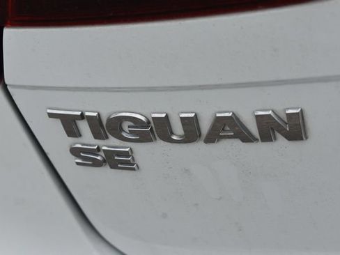 Used 2021 Volkswagen Tiguan SE FWD image 12