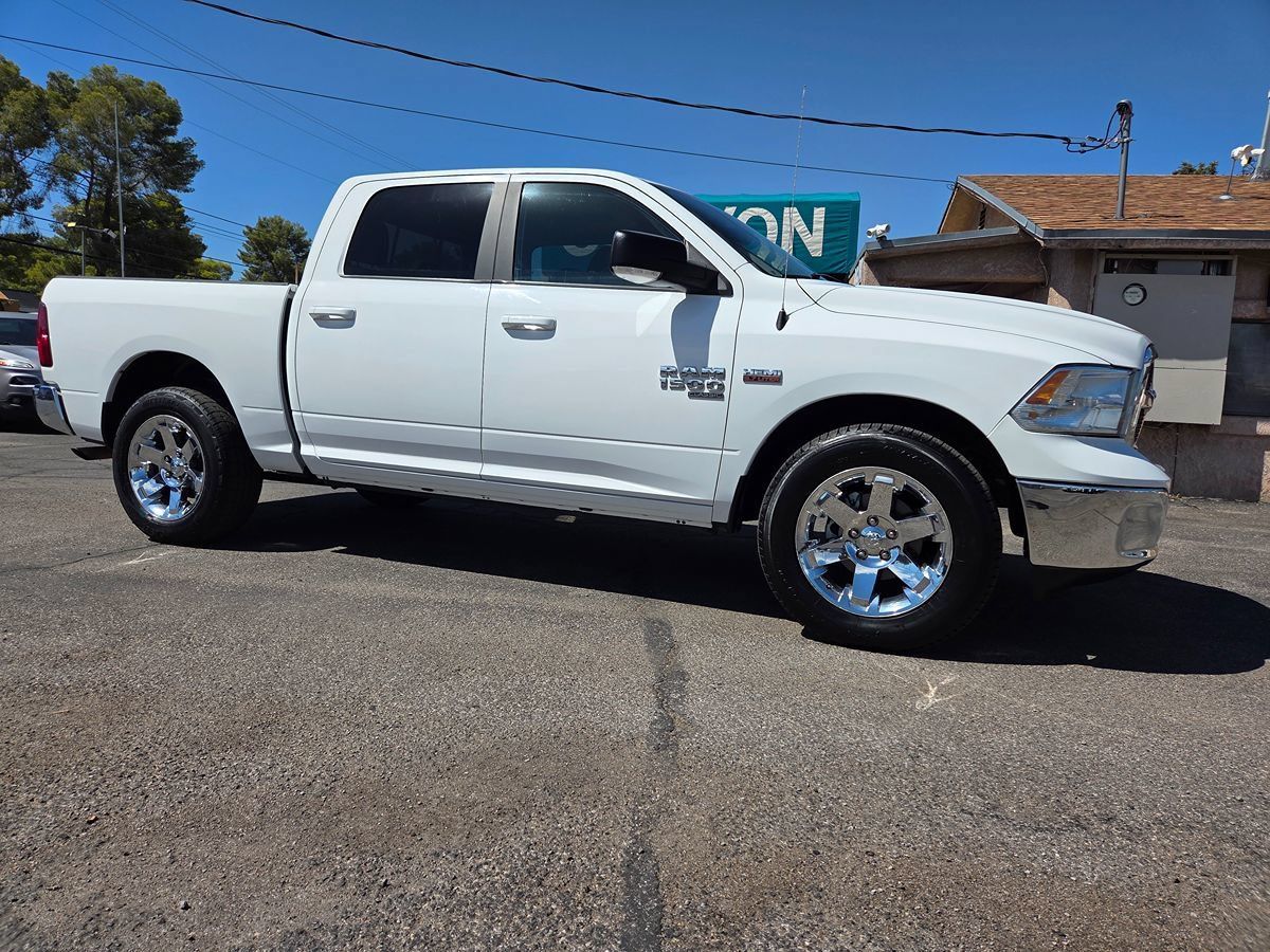 Used 2020 RAM 1500 Classic SLT w/ Luxury Group AWD/4WD image 5