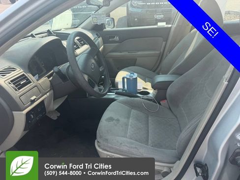 Used 2010 Ford Fusion SE FWD image 11