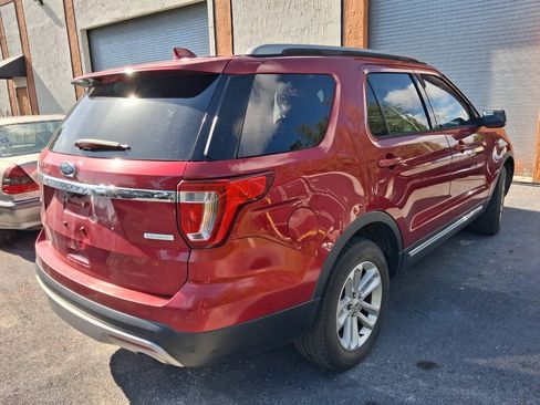 Used 2017 Ford Explorer XLT w/ Equipment Group 201A FWD image 6