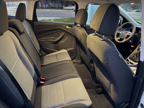 Used 2015 Ford Escape SE FWD image 12