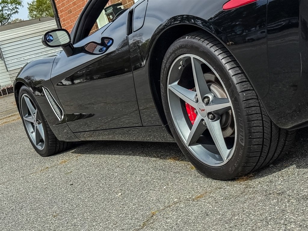 Used 2011 Chevrolet Corvette Convertible w/ Preferred Equipment Group RWD image 26