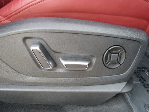 Used 2022 Audi e-tron S Prestige w/ Prestige Package image 24