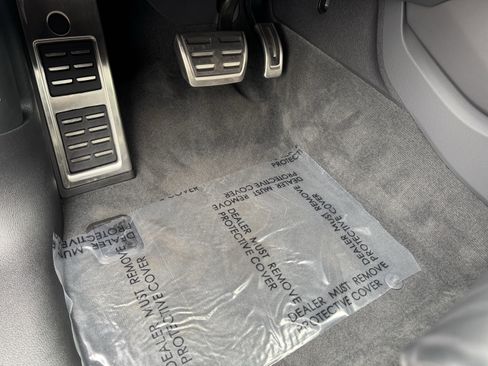 Used 2024 Audi SQ5 Premium Plus w/ Premium Plus Package image 19