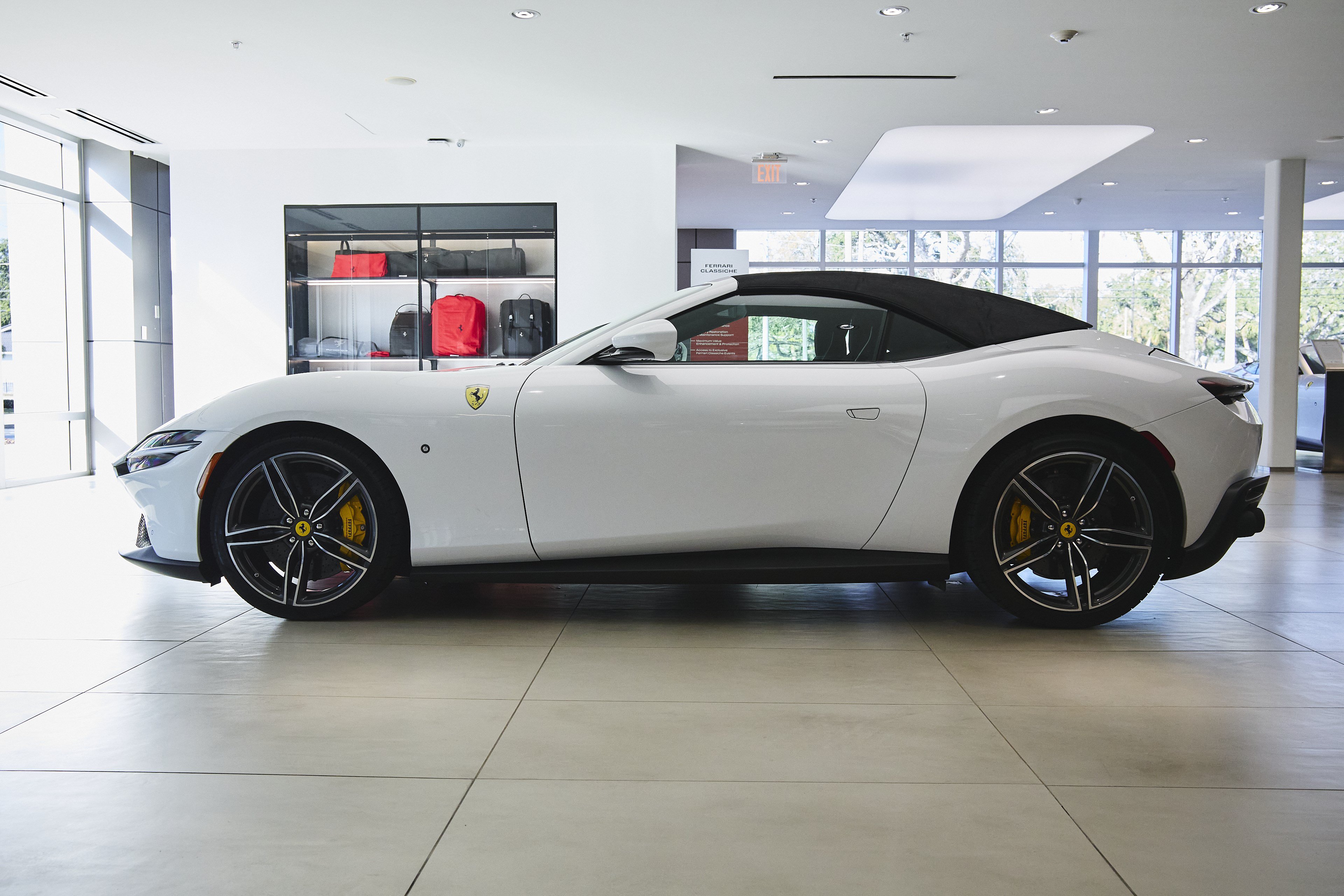 Used 2024 Ferrari Roma Spider RWD image 54