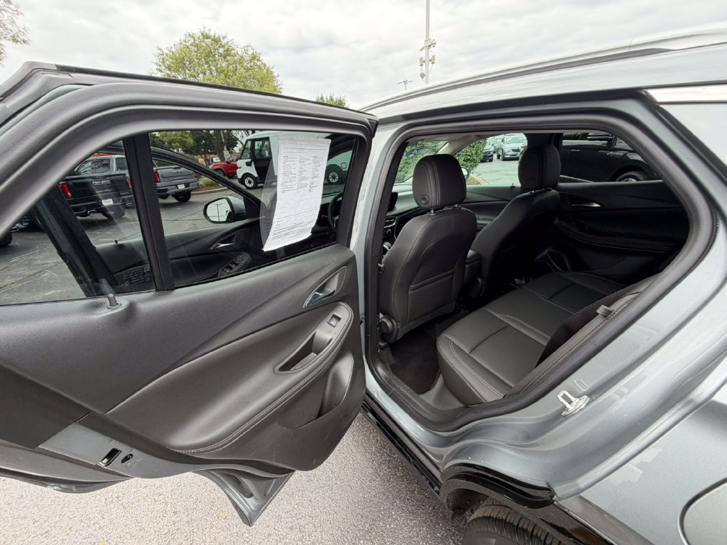 Certified 2024 Buick Encore GX Sport Touring FWD image 28