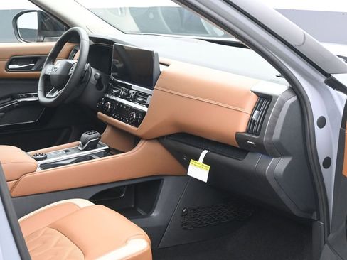 New 2026 Nissan Pathfinder Platinum AWD/4WD image 6